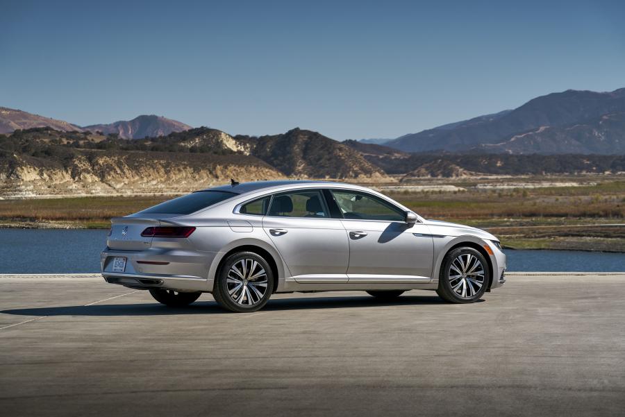  Volkswagen Arteon 4Motion 2018 года  (NA) (фото 24 из 41)